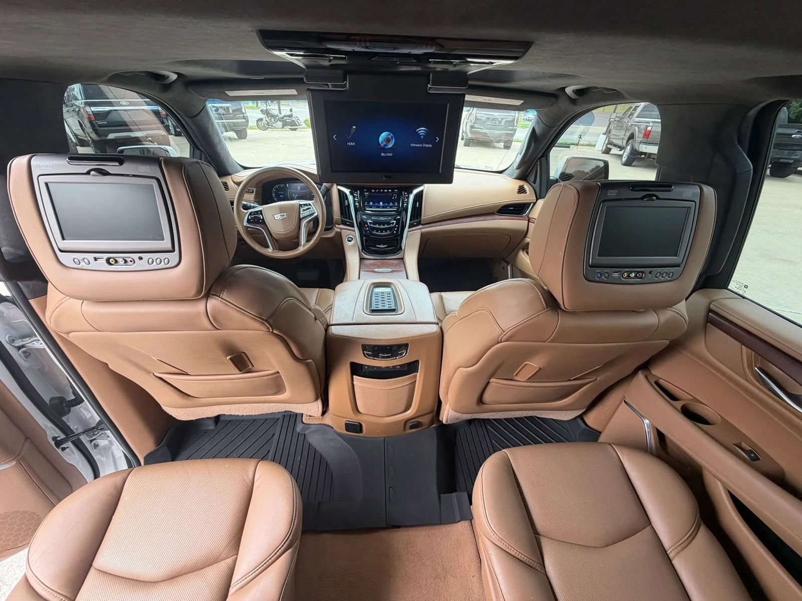 Used 2017 Cadillac Escalade Platinum AWD/4WD image 11