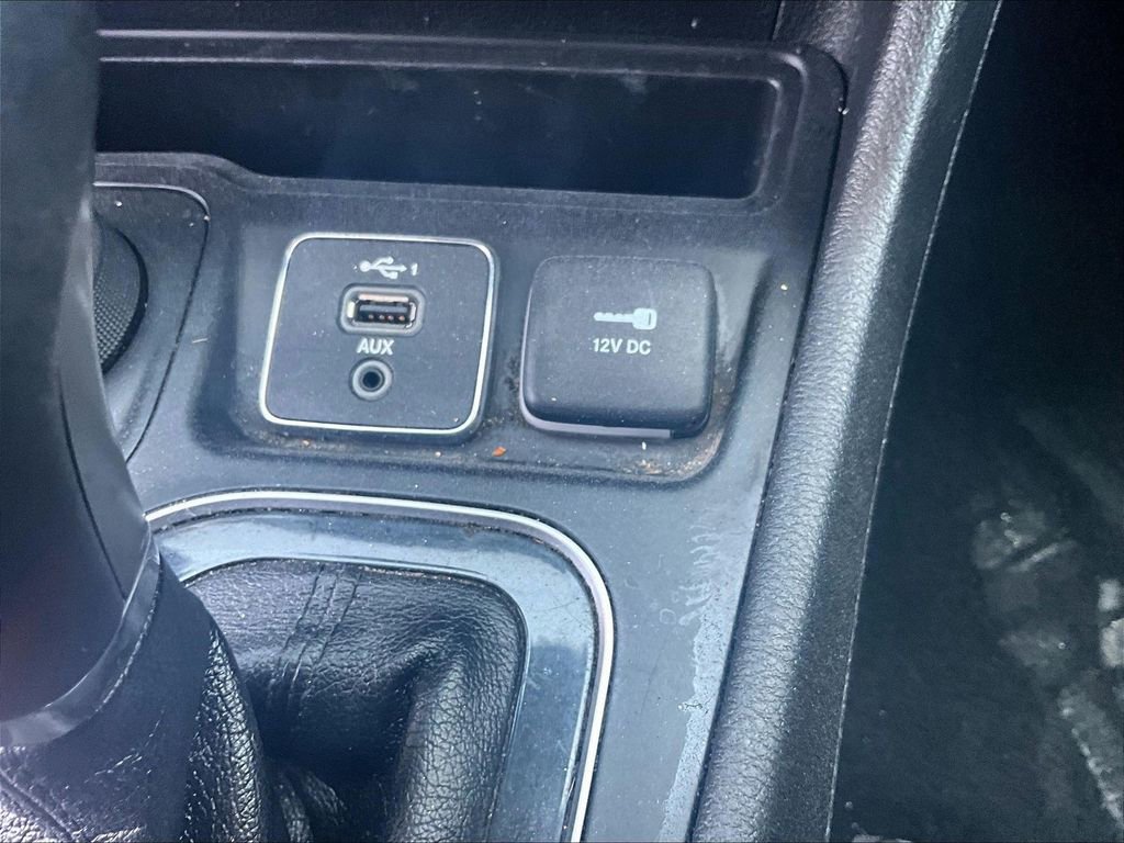 Used 2021 Jeep Cherokee Limited image 25