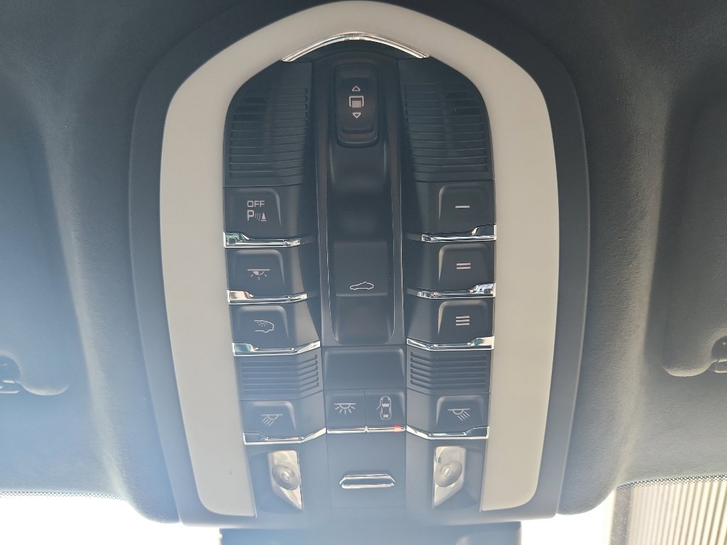 New 2026 Porsche Macan GTS image 39