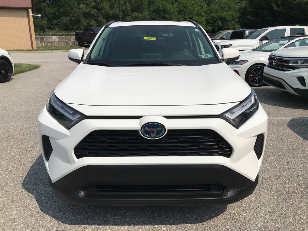 Used 2022 Toyota RAV4 XLE w/ Convenience Package AWD/4WD image 3