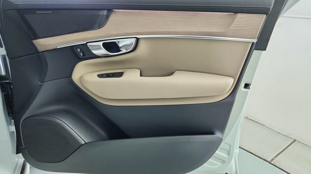 New 2026 Volvo XC90 T8 Plus w/ Protection Package Premier AWD/4WD image 41