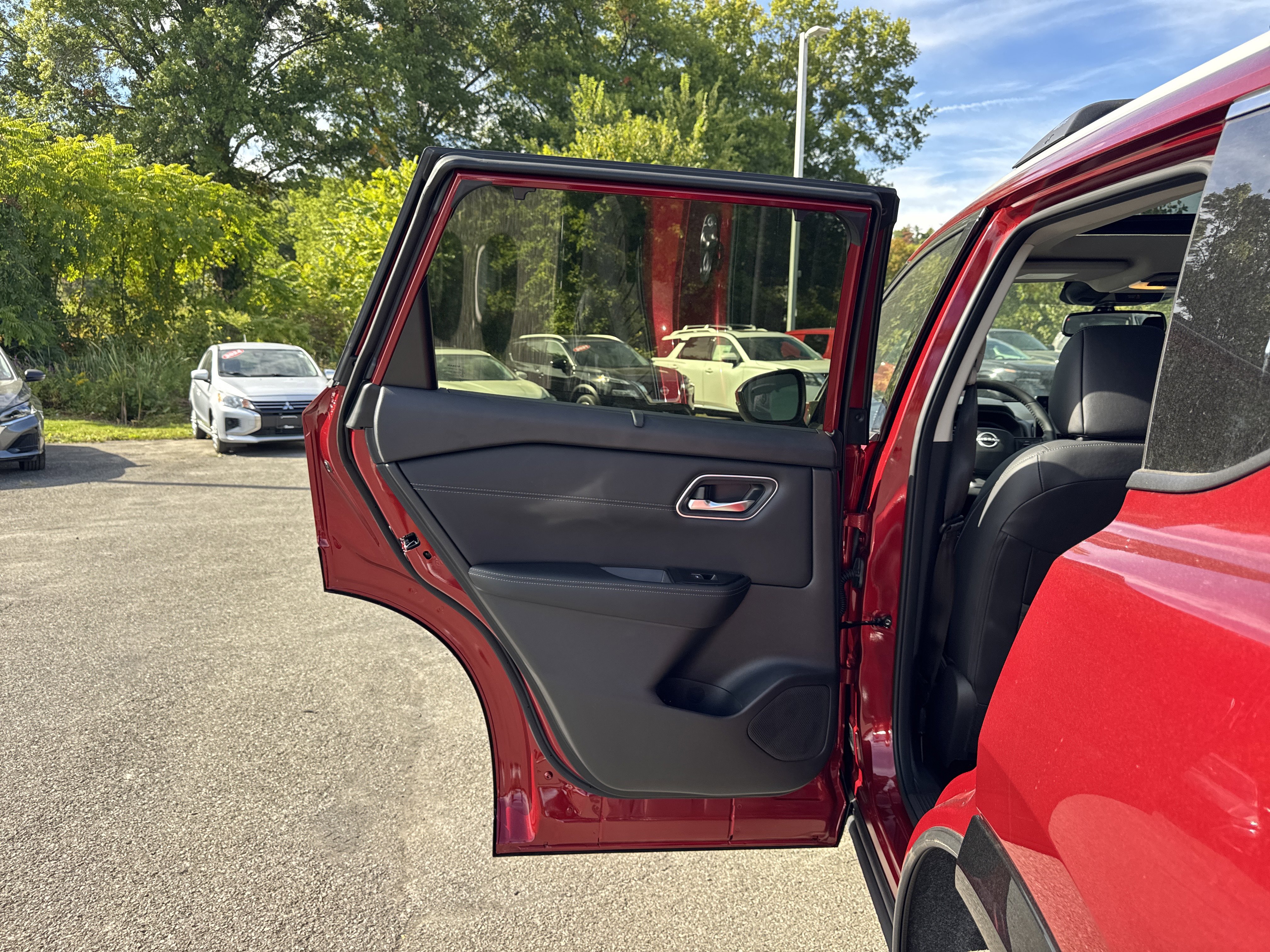 New 2026 Nissan Rogue Platinum image 28