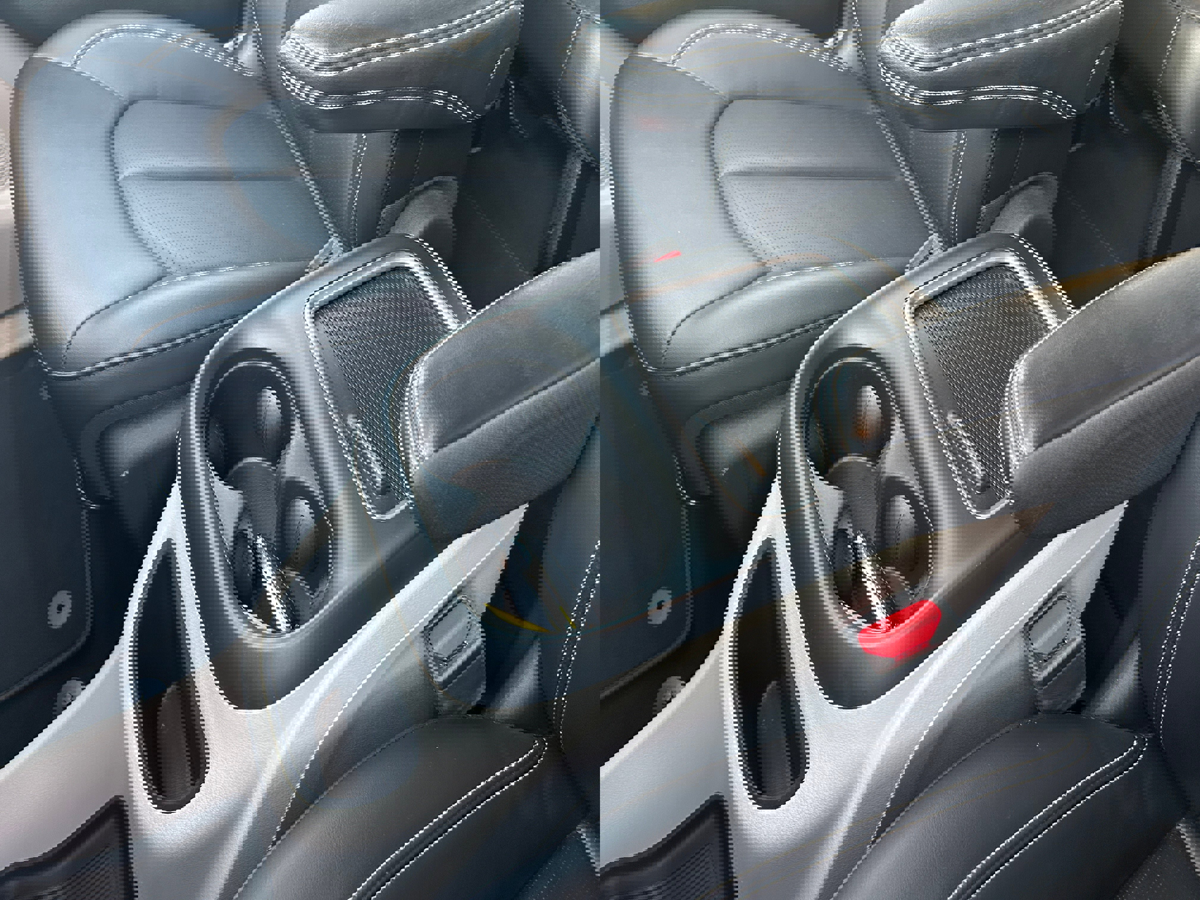 Used 2024 Chrysler Pacifica Touring-L image 25