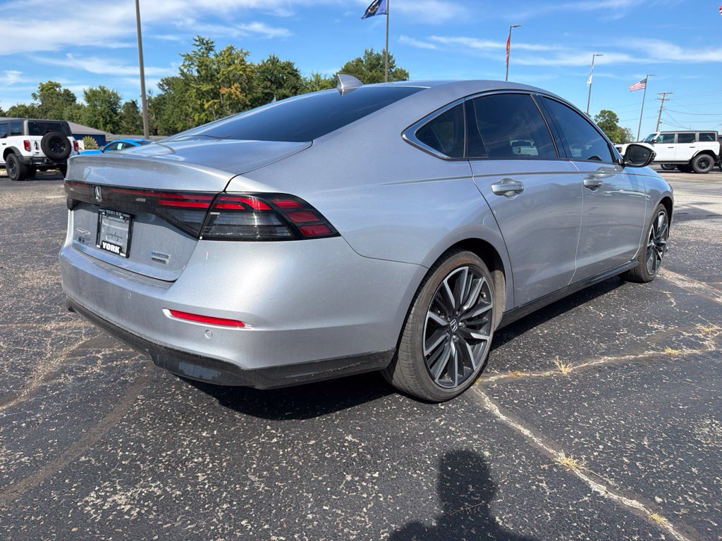 Used 2024 Honda Accord Touring image 8