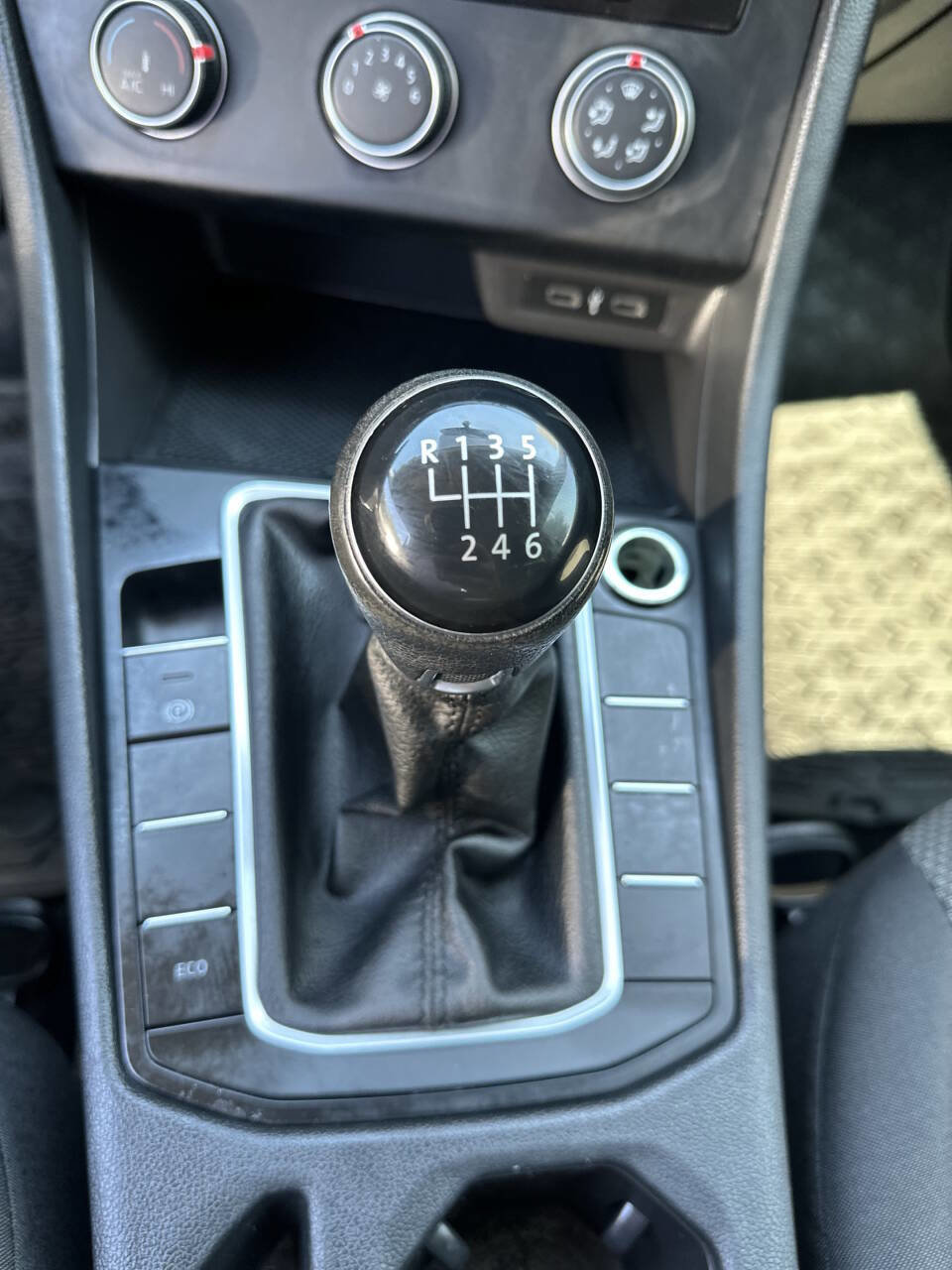Used 2020 Volkswagen Jetta S w/ Driver Assistance Package image 39