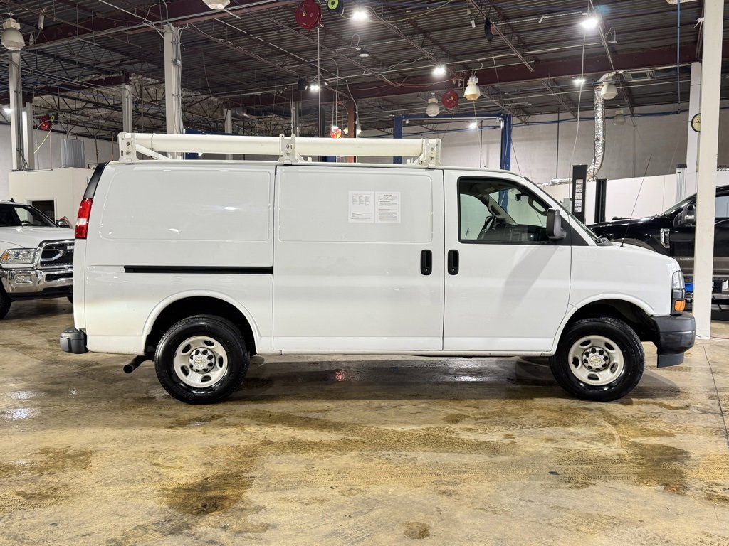 Used 2020 Chevrolet Express 3500 w/ Driver Convenience Package image 4