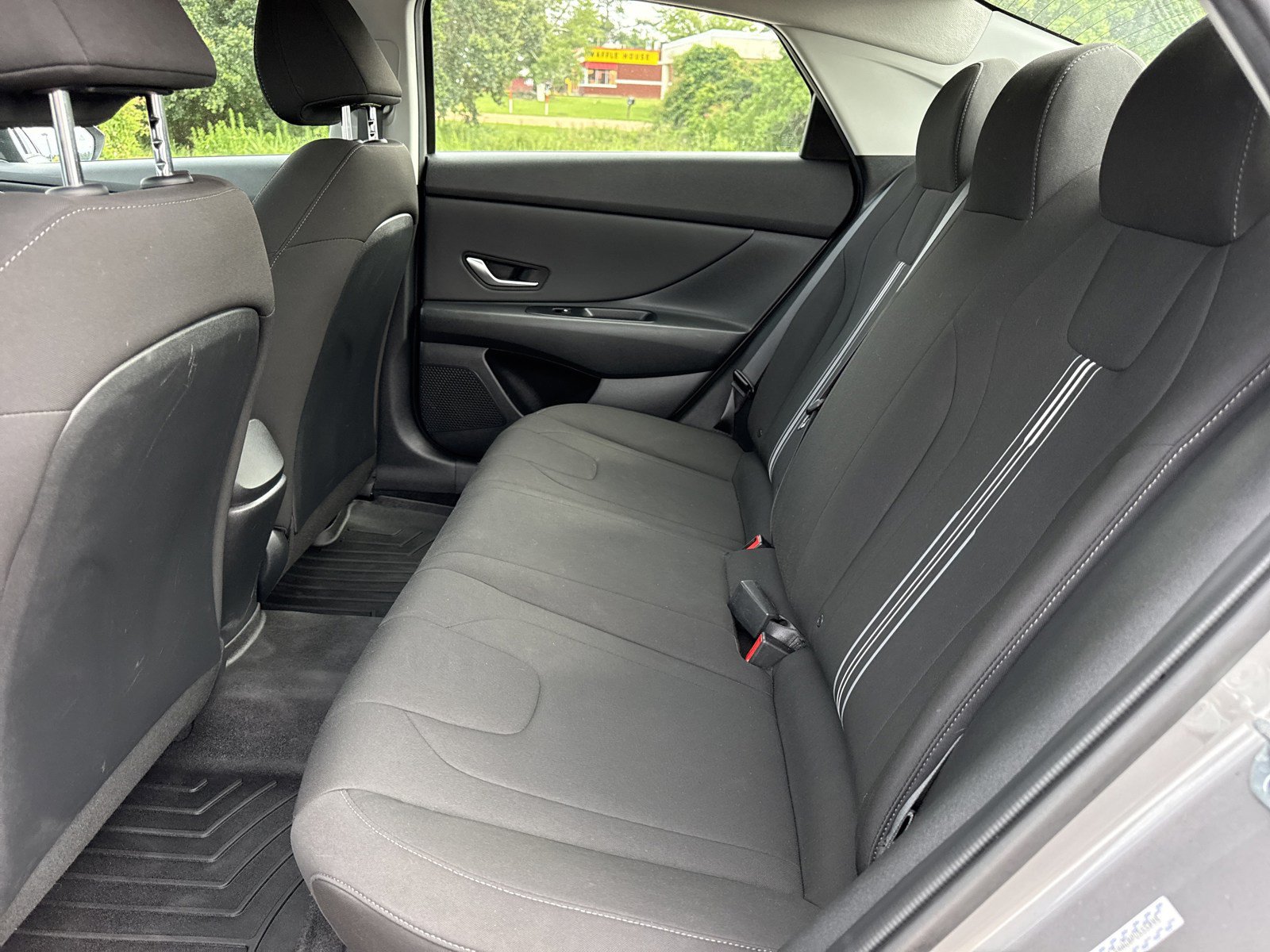 Used 2023 Hyundai Elantra SEL w/ Convenience Package FWD image 13