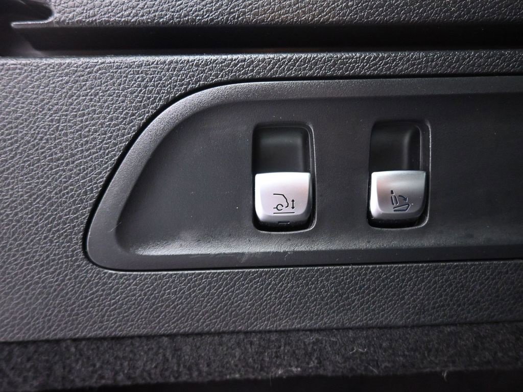 Used 2020 Mercedes-Benz GLC 43 AMG 4MATIC image 55