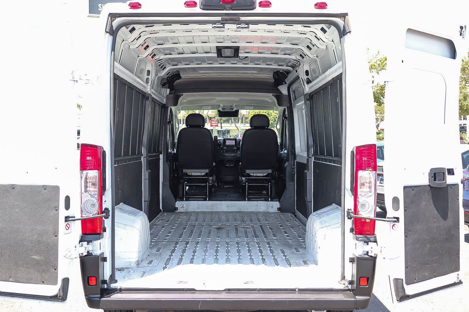 Used 2024 RAM ProMaster 2500 w/ Convenience Group FWD image 19