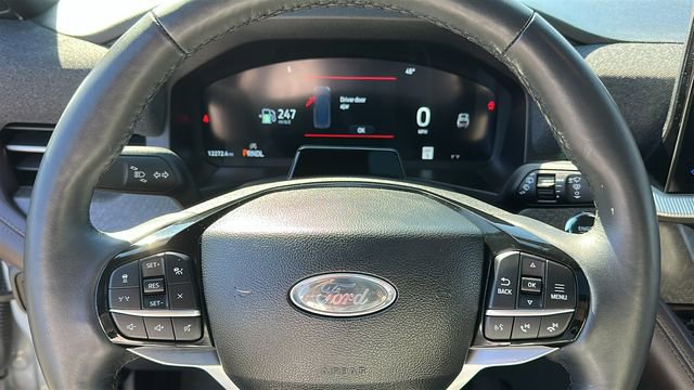 Used 2025 Ford Explorer Platinum w/ LUX Leather Package image 12