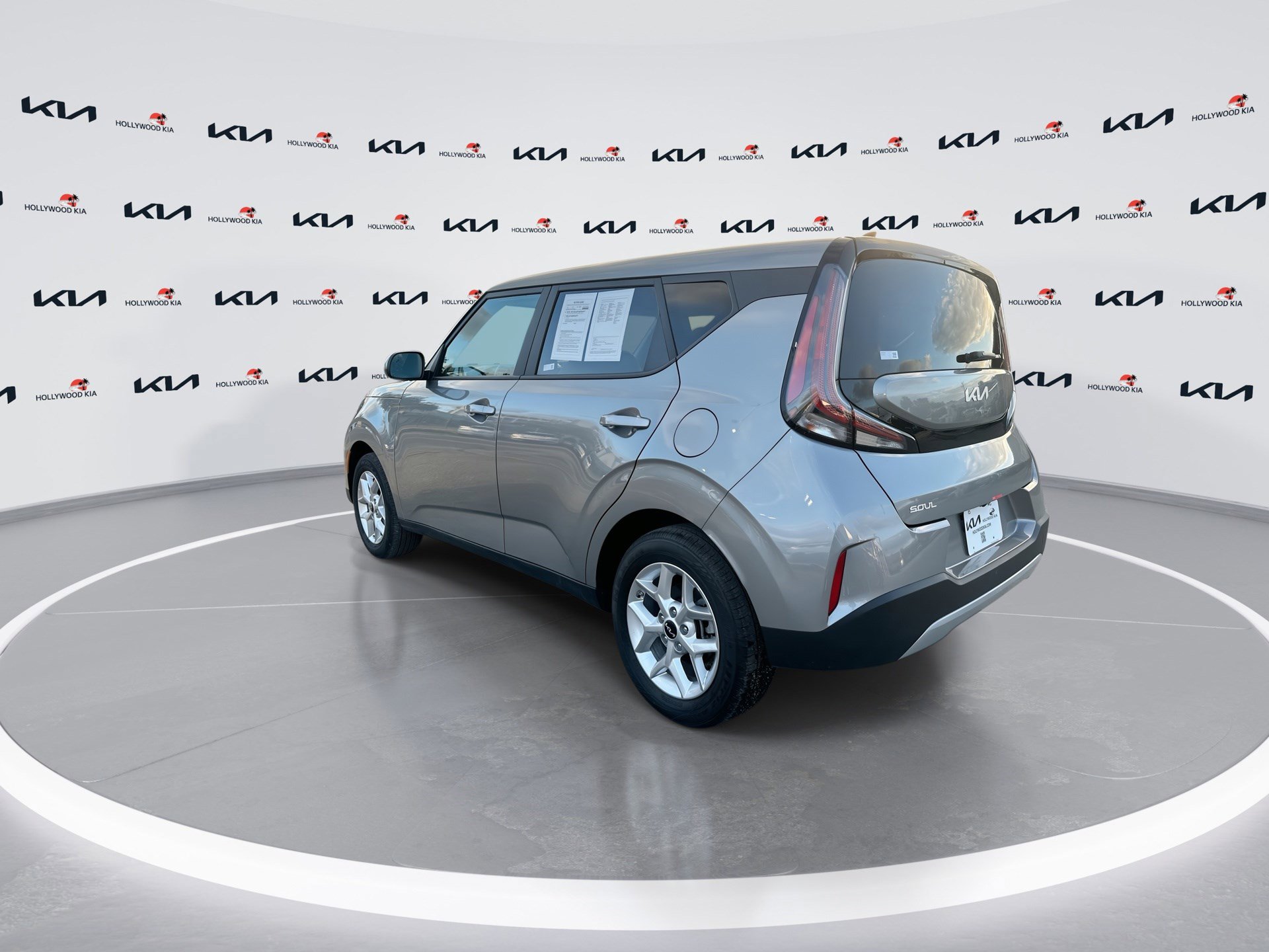 Certified 2025 Kia Soul LX FWD image 6