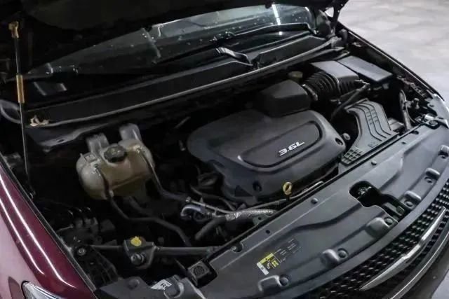 Used 2018 Chrysler Pacifica Touring Plus w/ Tire & Wheel Group FWD image 49