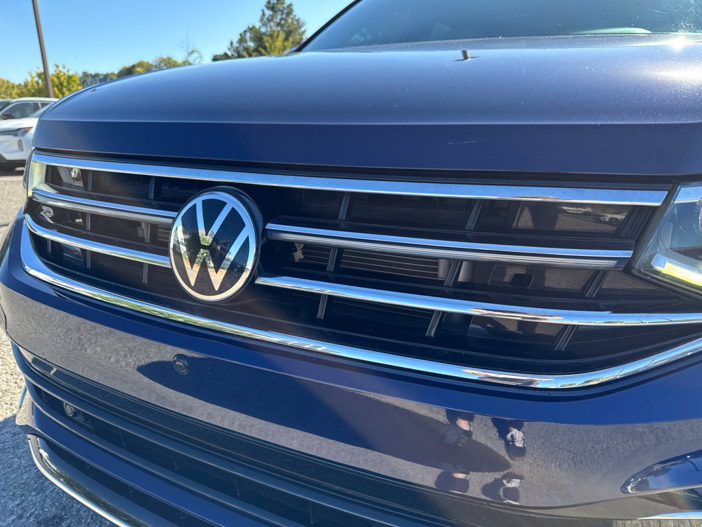 Used 2022 Volkswagen Tiguan SEL R-Line AWD/4WD image 10