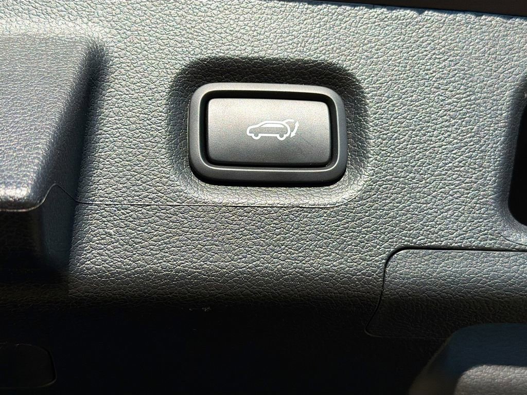 Used 2023 Hyundai Santa Fe SEL w/ Premium Package image 32
