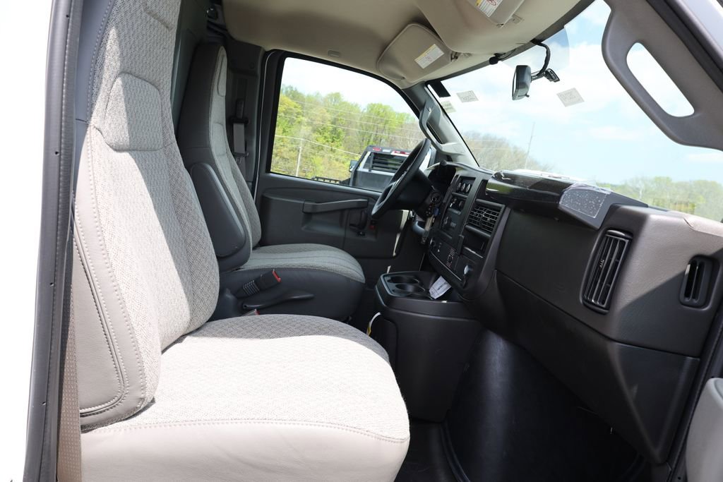 New 2026 Chevrolet Express 2500 w/ Driver Convenience Package RWD image 20