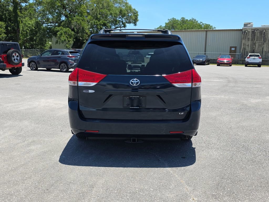 Used 2012 Toyota Sienna LE FWD image 7