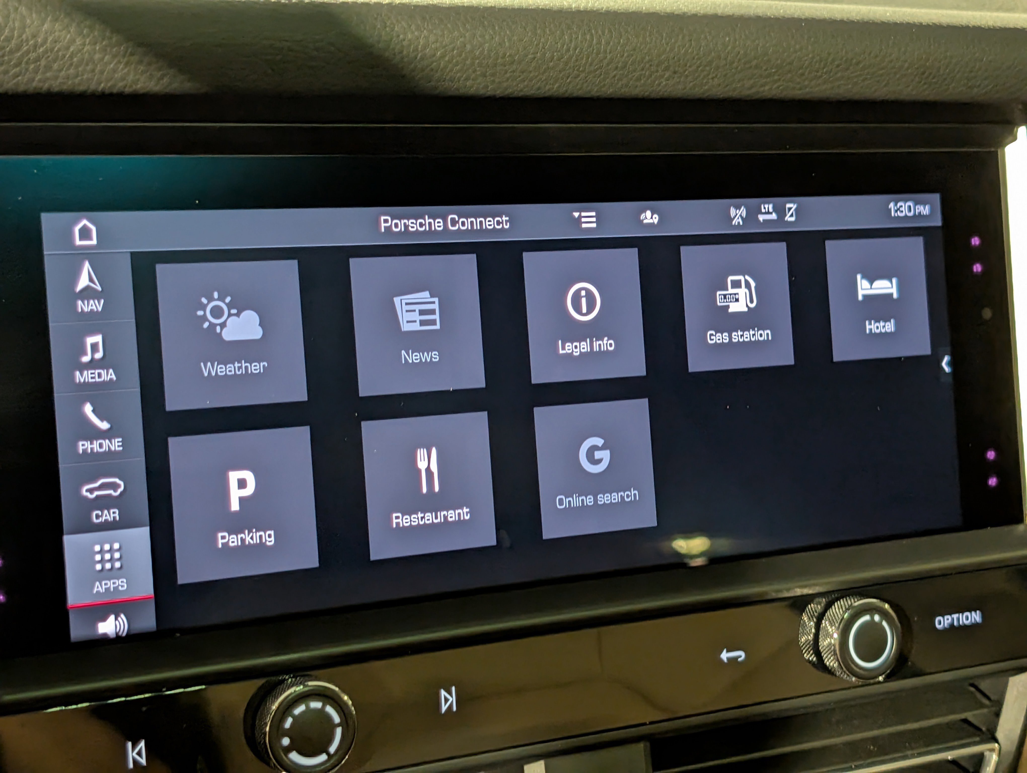 Certified 2023 Porsche Macan image 34