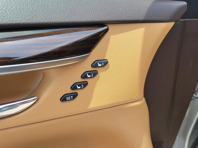 Used 2016 Lexus ES 350 w/ Luxury Package w/Wood Trim FWD image 37