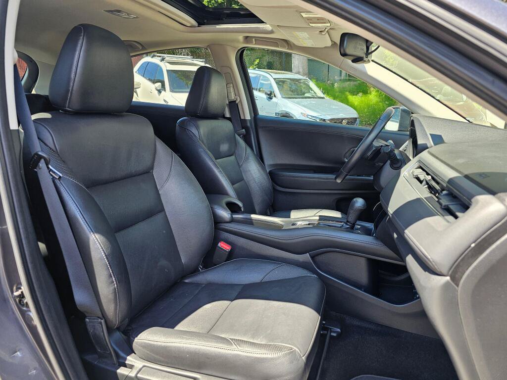 Used 2017 Honda HR-V EX-L image 11