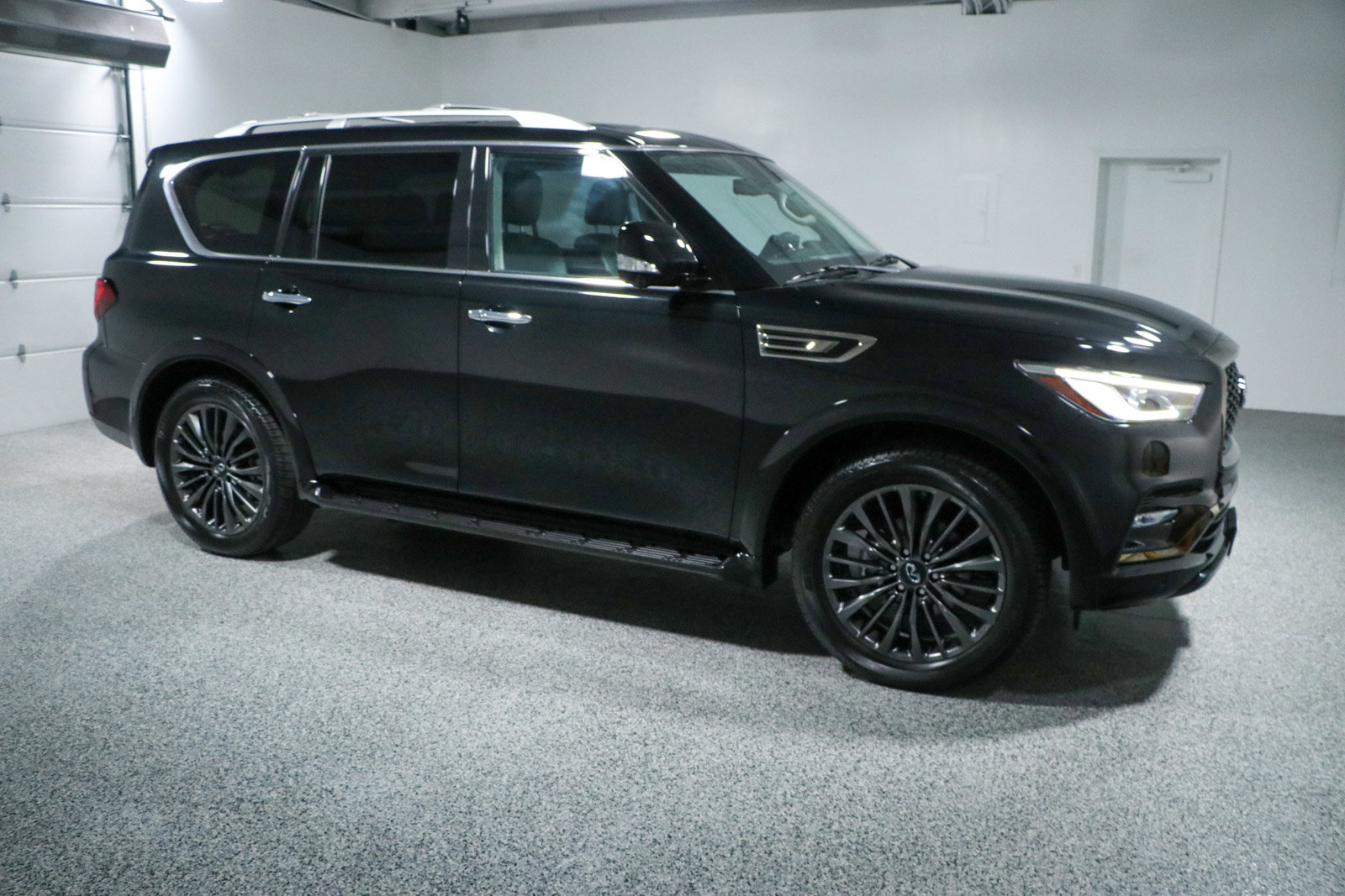 Used 2024 INFINITI QX80 Premium Select w/ All-Season Package image 6