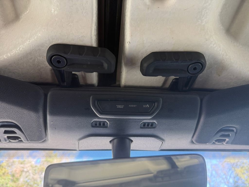 Used 2021 Jeep Gladiator Sport image 25