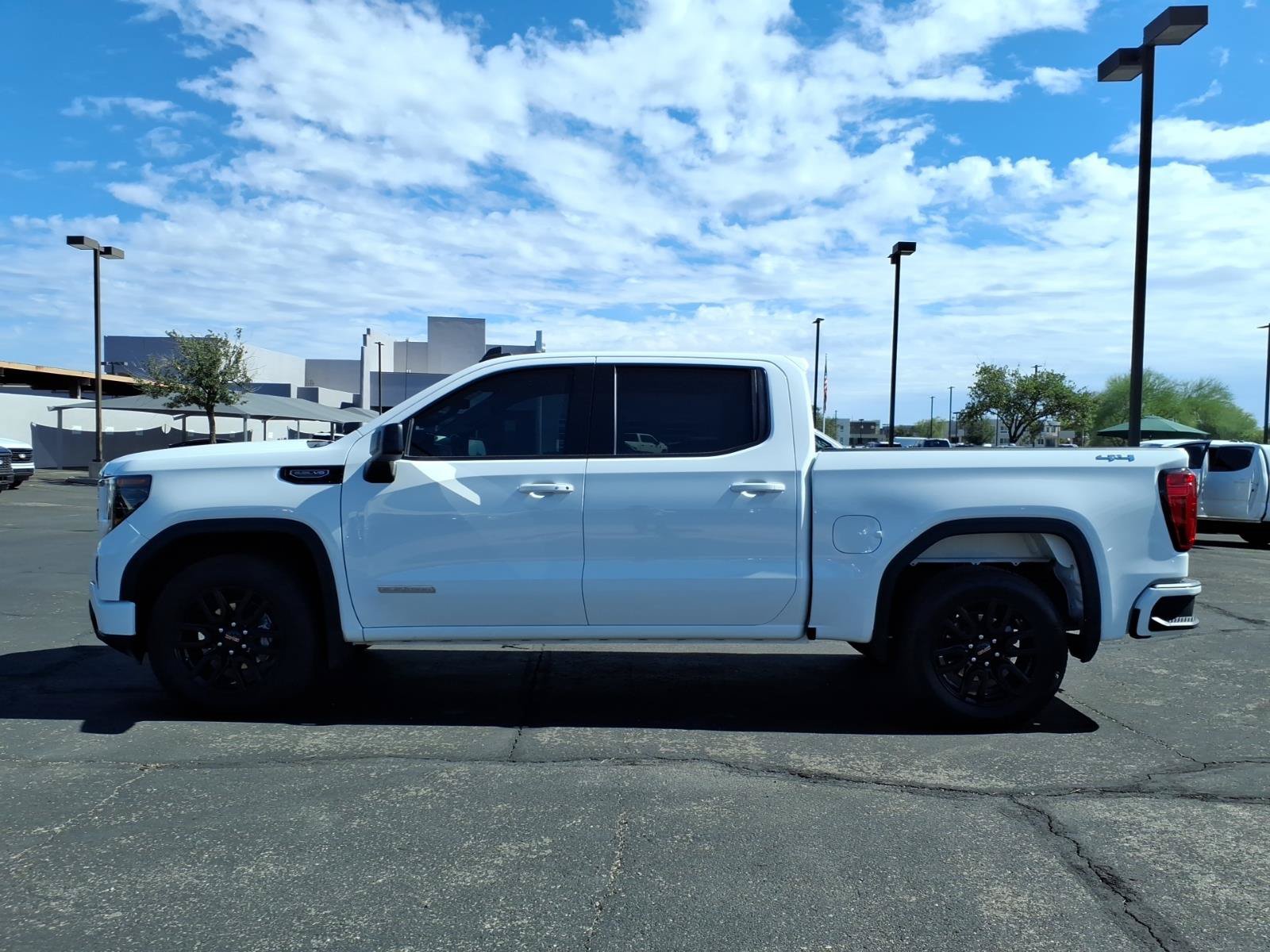 Used 2022 GMC Sierra 1500 Elevation w/ Max Trailering Package AWD/4WD image 2