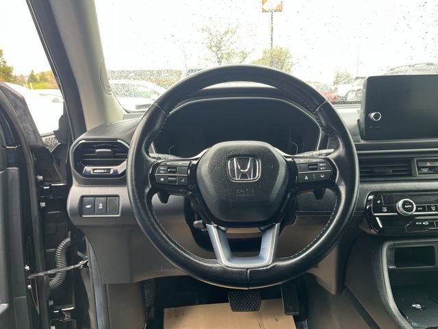 Used 2025 Honda Pilot Touring image 13