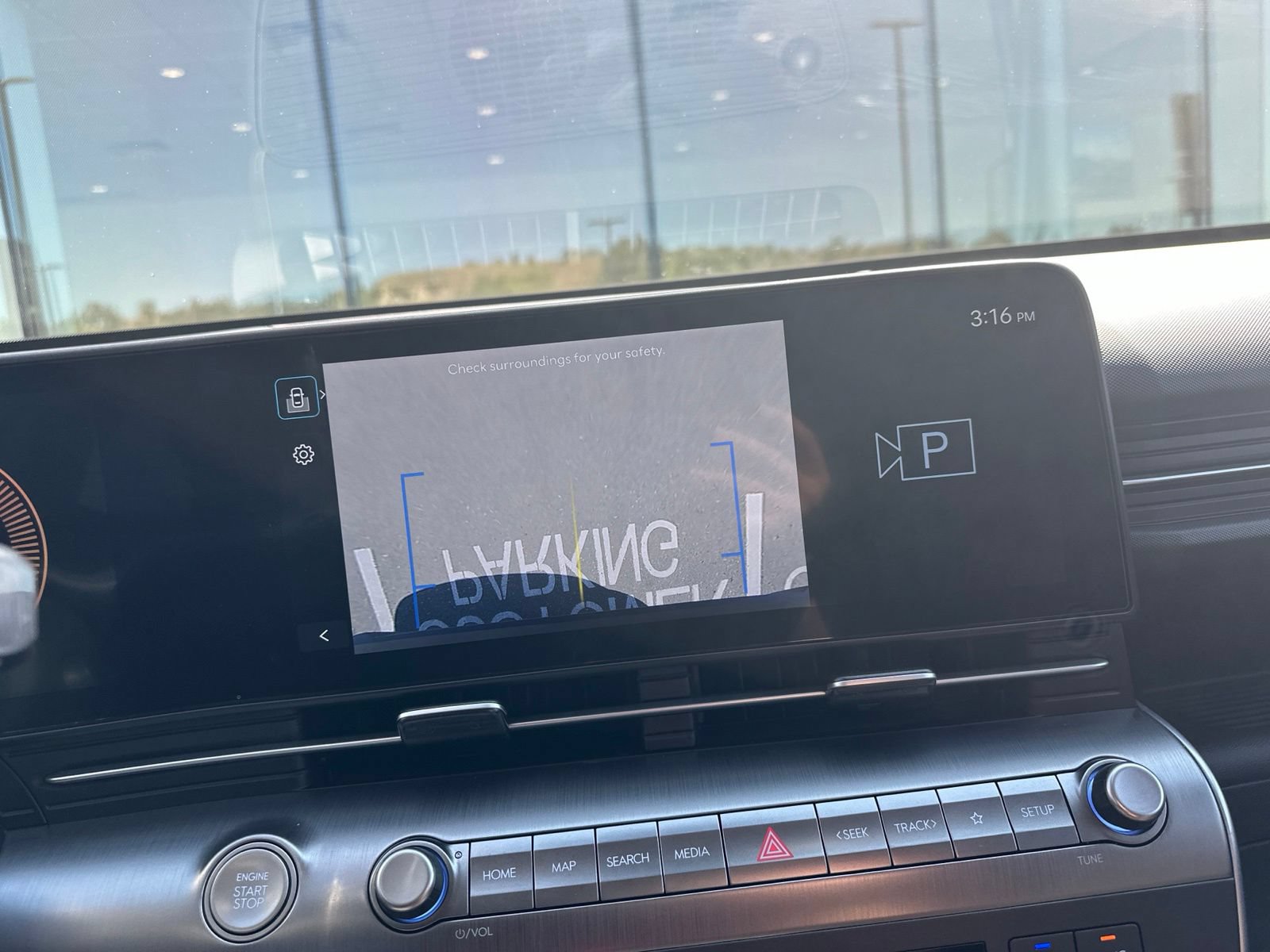 Used 2025 Hyundai Kona SEL AWD/4WD image 54