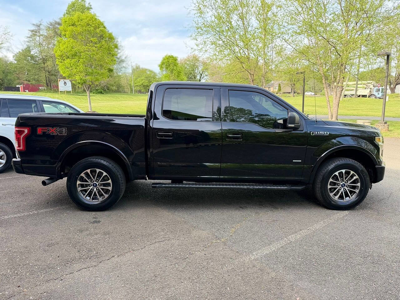 Used 2016 Ford F150 XLT w/ Equipment Group 302A Luxury image 8