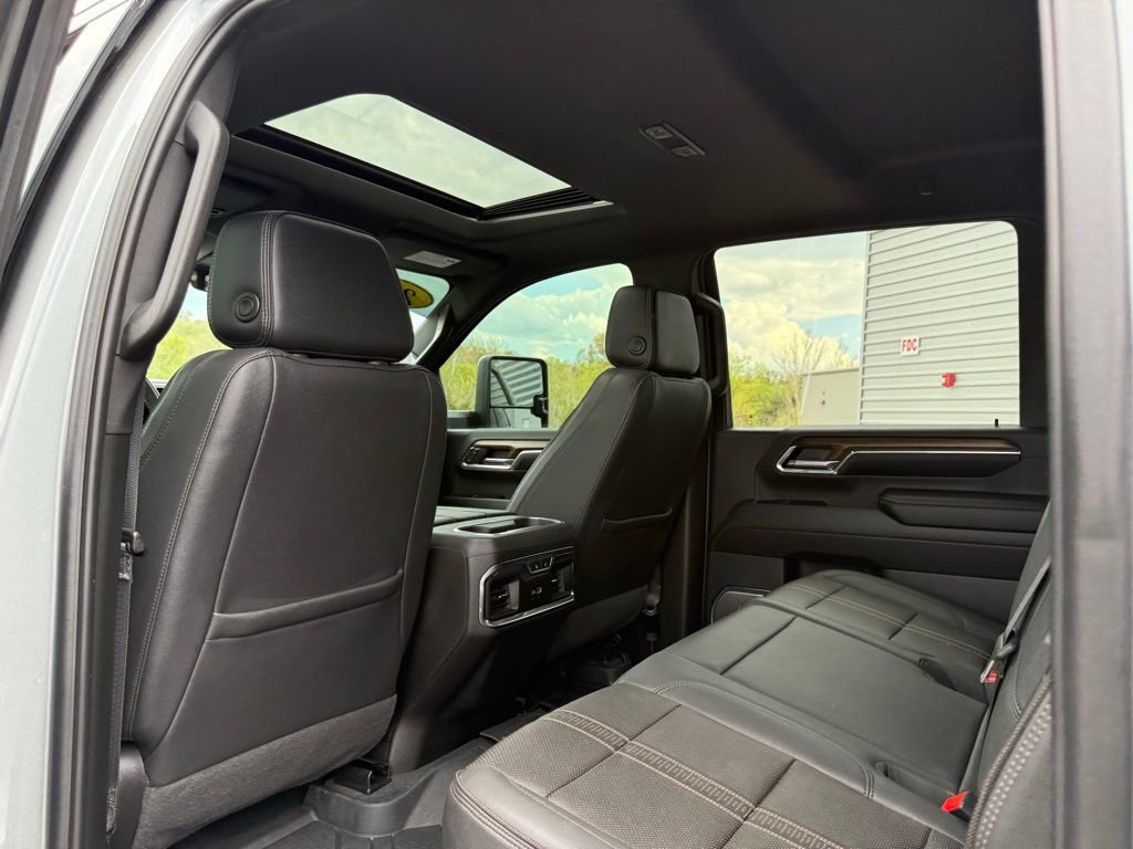Used 2024 Chevrolet Silverado 2500 High Country w/ High Country Premium Package image 21