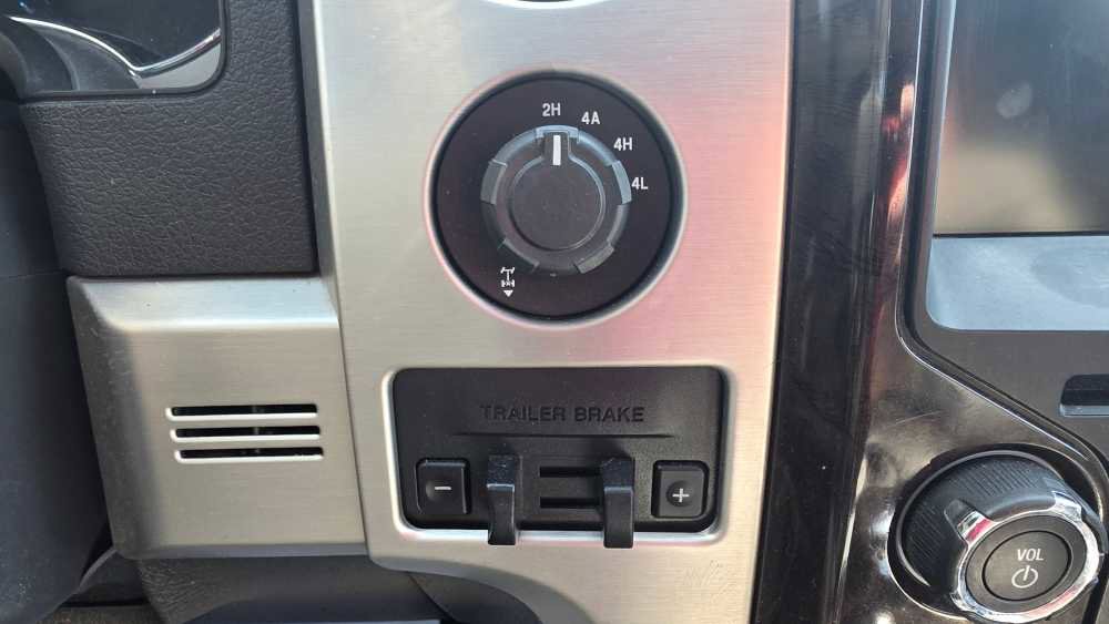 Used 2014 Ford F150 Platinum image 14