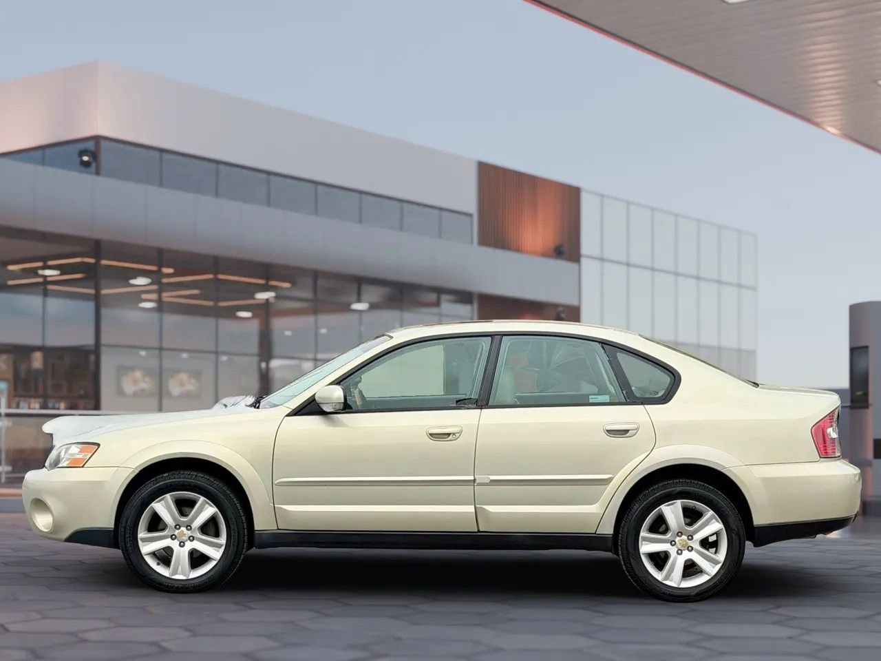 Used 2005 Subaru Outback 3.0R image 4