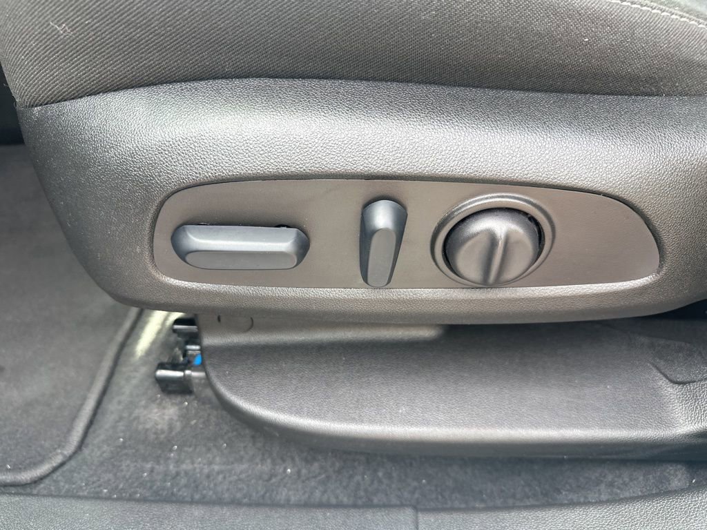 Used 2025 Chevrolet Blazer LT image 17