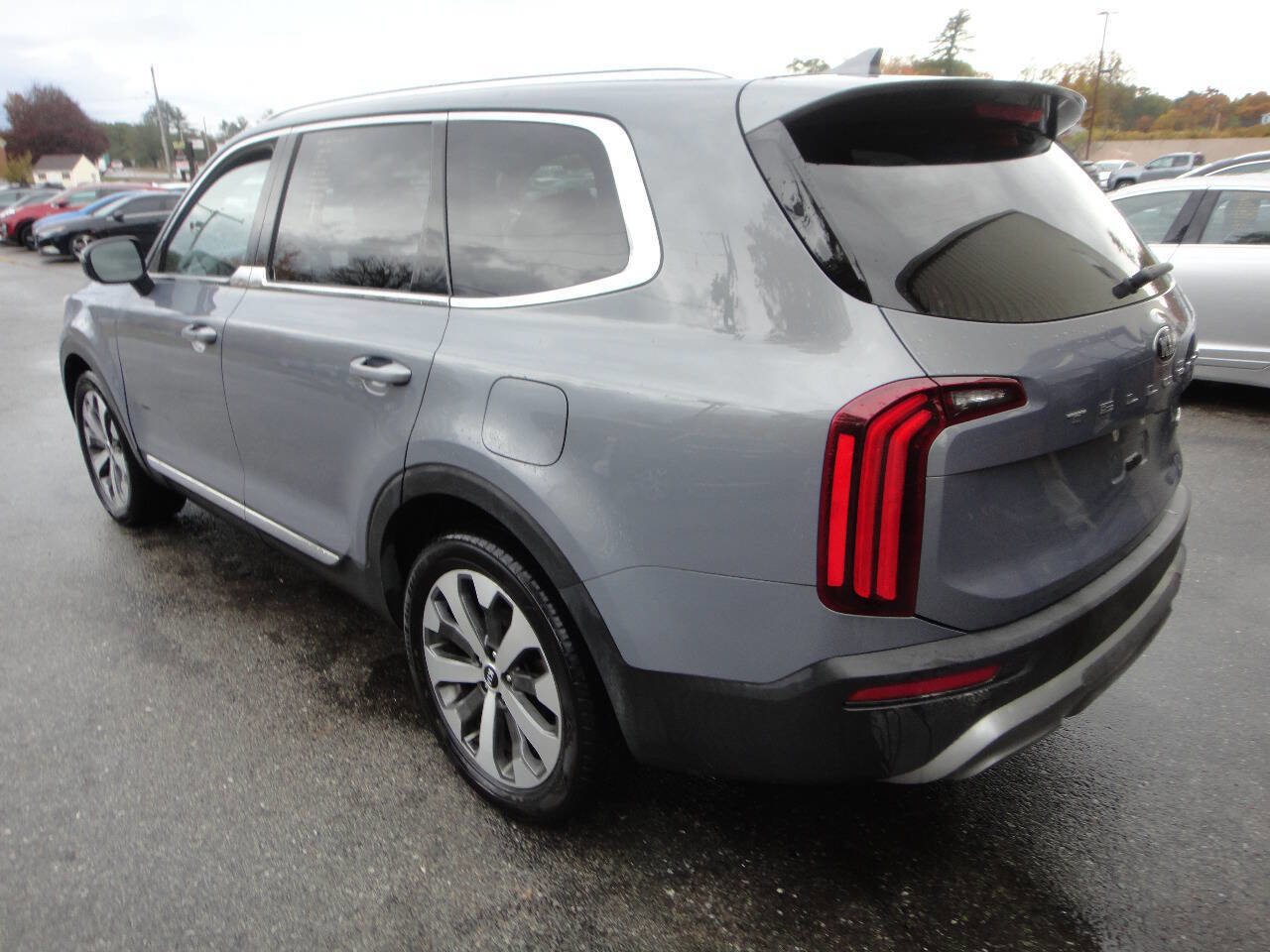 Used 2021 Kia Telluride EX w/ EX Premium Package image 4