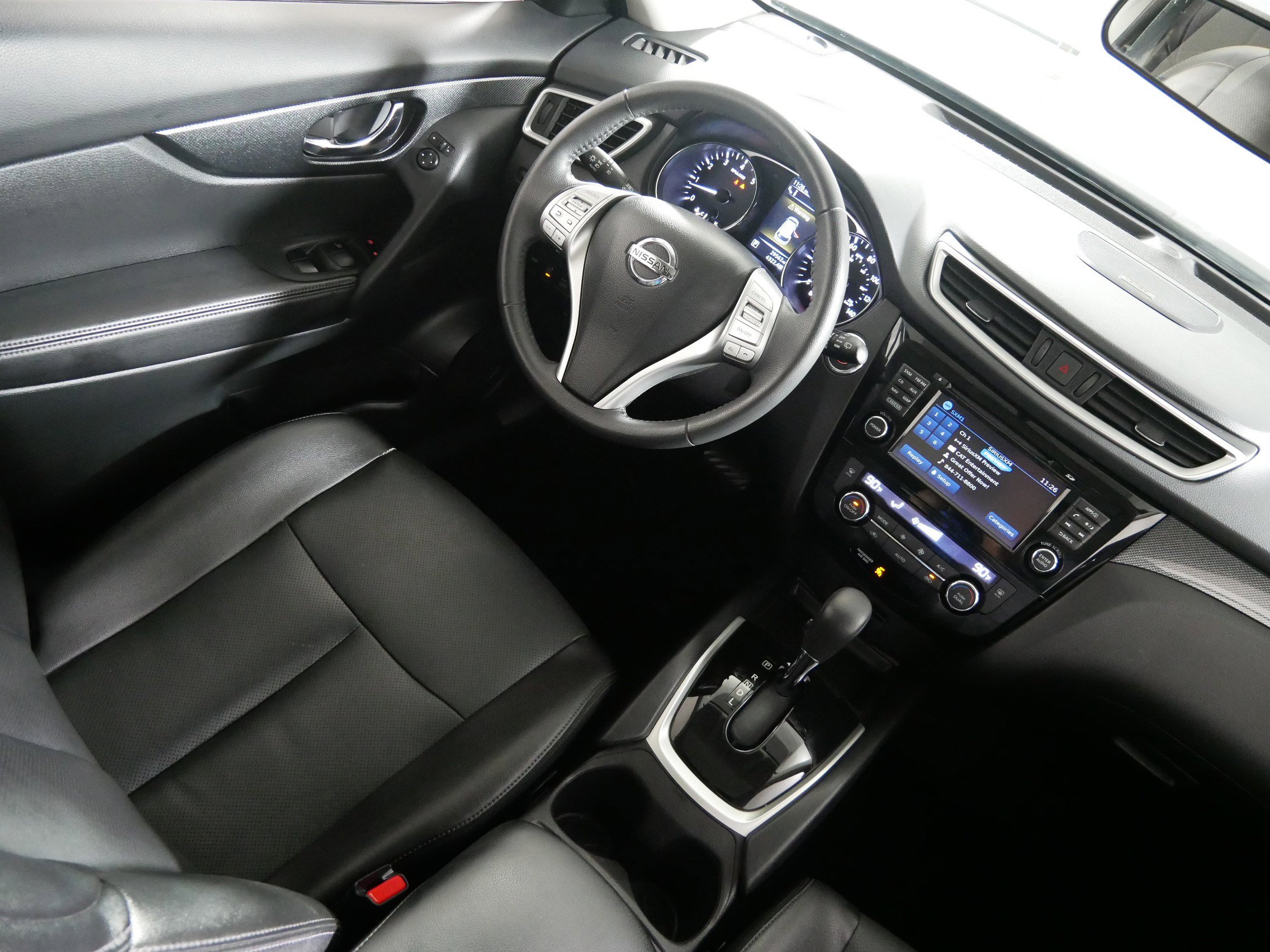 Used 2016 Nissan Rogue SL w/ SL Premium Package image 9