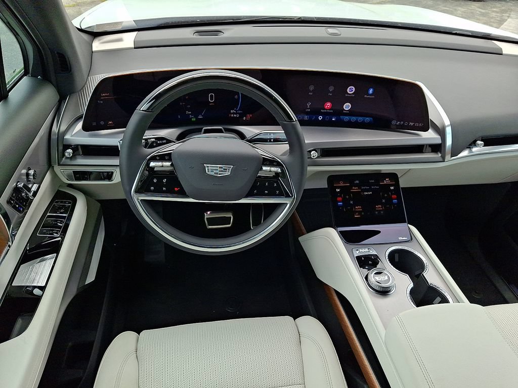 New 2027 Cadillac Vistiq Luxury w/ LPO, Floor Liner Package AWD/4WD image 7