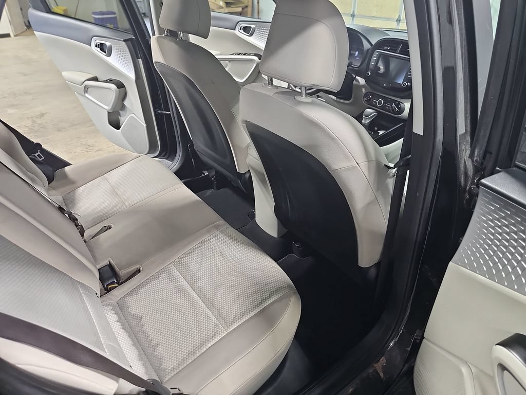 Used 2022 Kia Soul LX w/ Technology Package FWD image 11