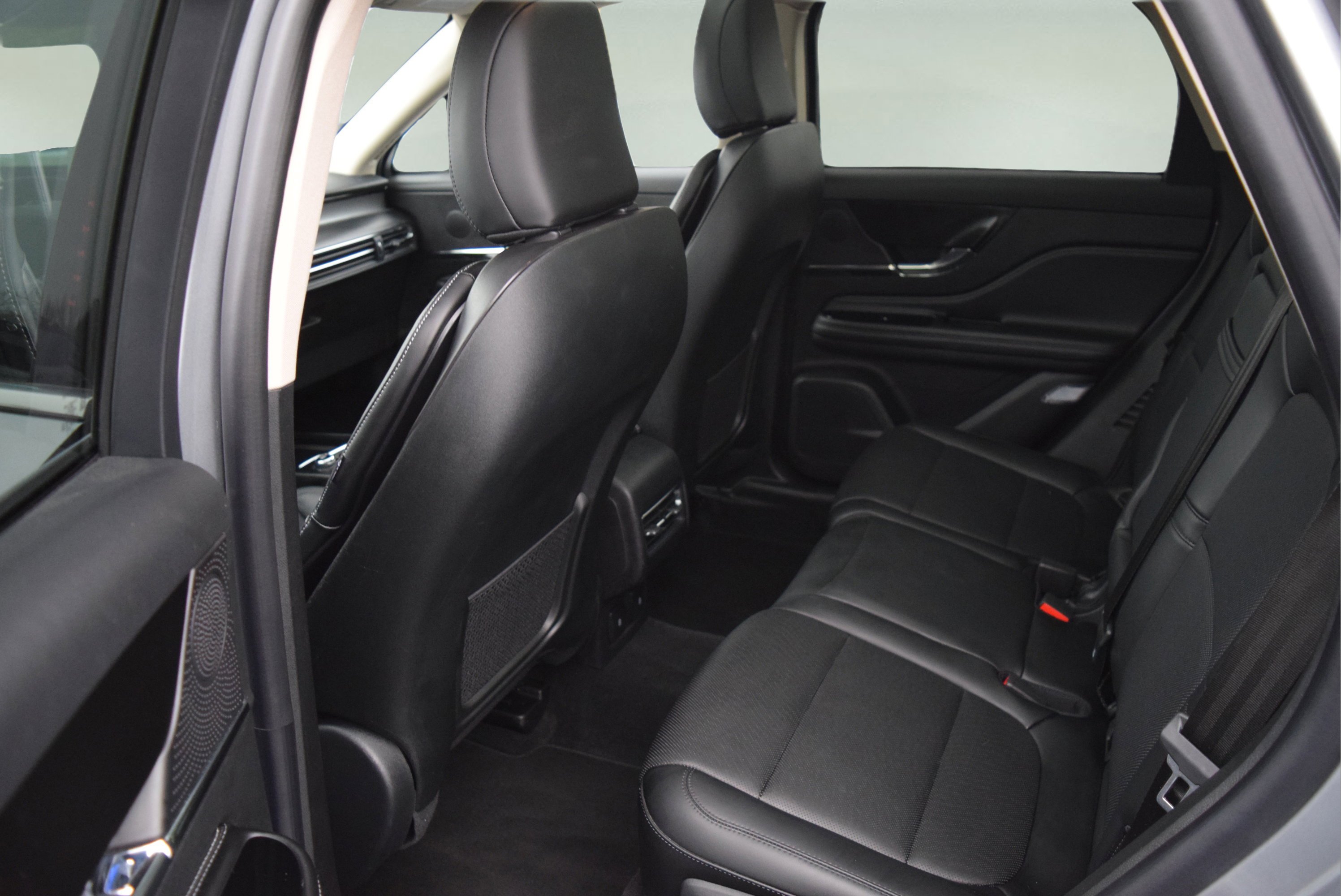 Used 2024 Lincoln Corsair Premiere w/ Equipment Group 101A image 6