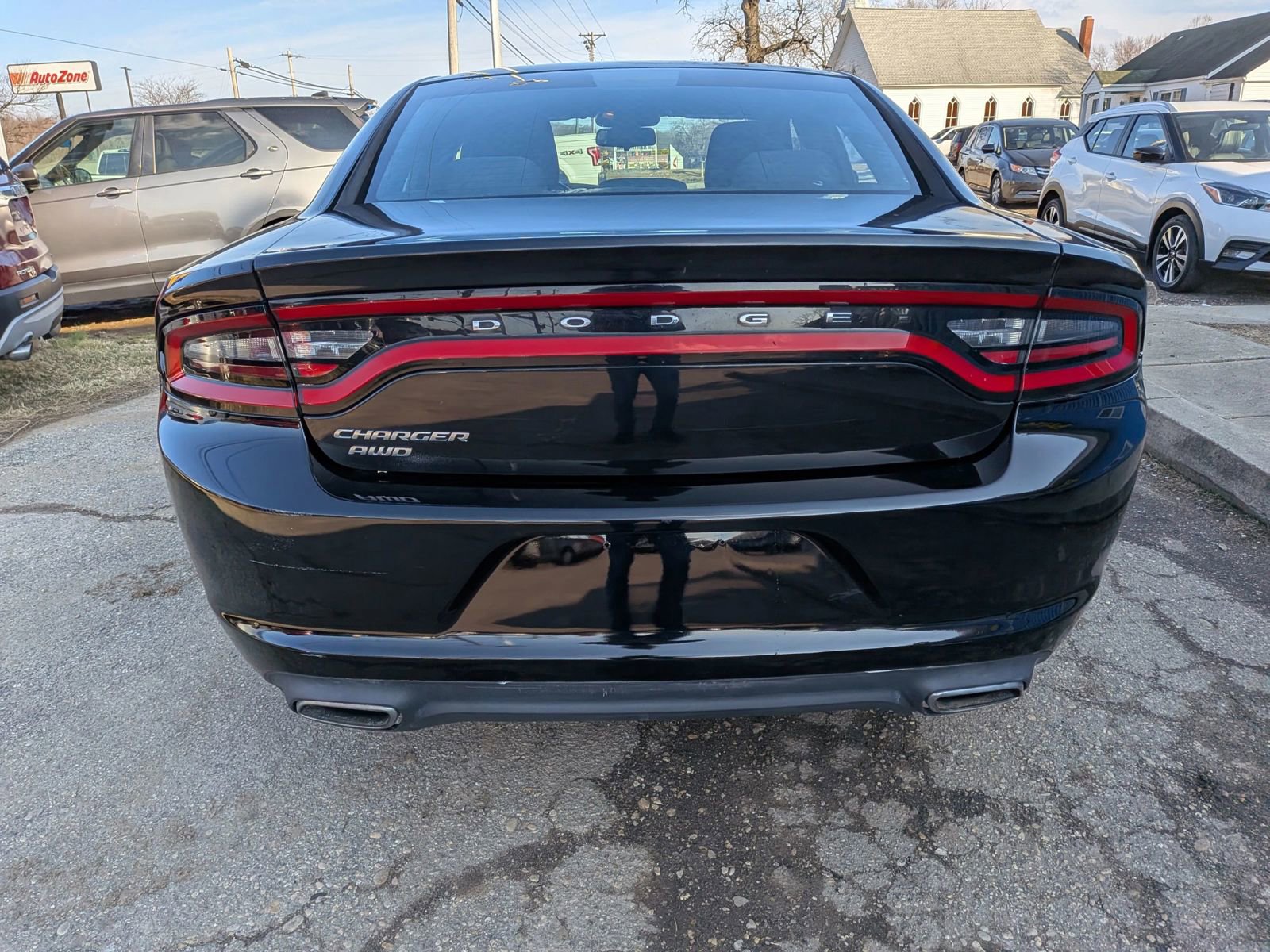 Used 2015 Dodge Charger SE image 4