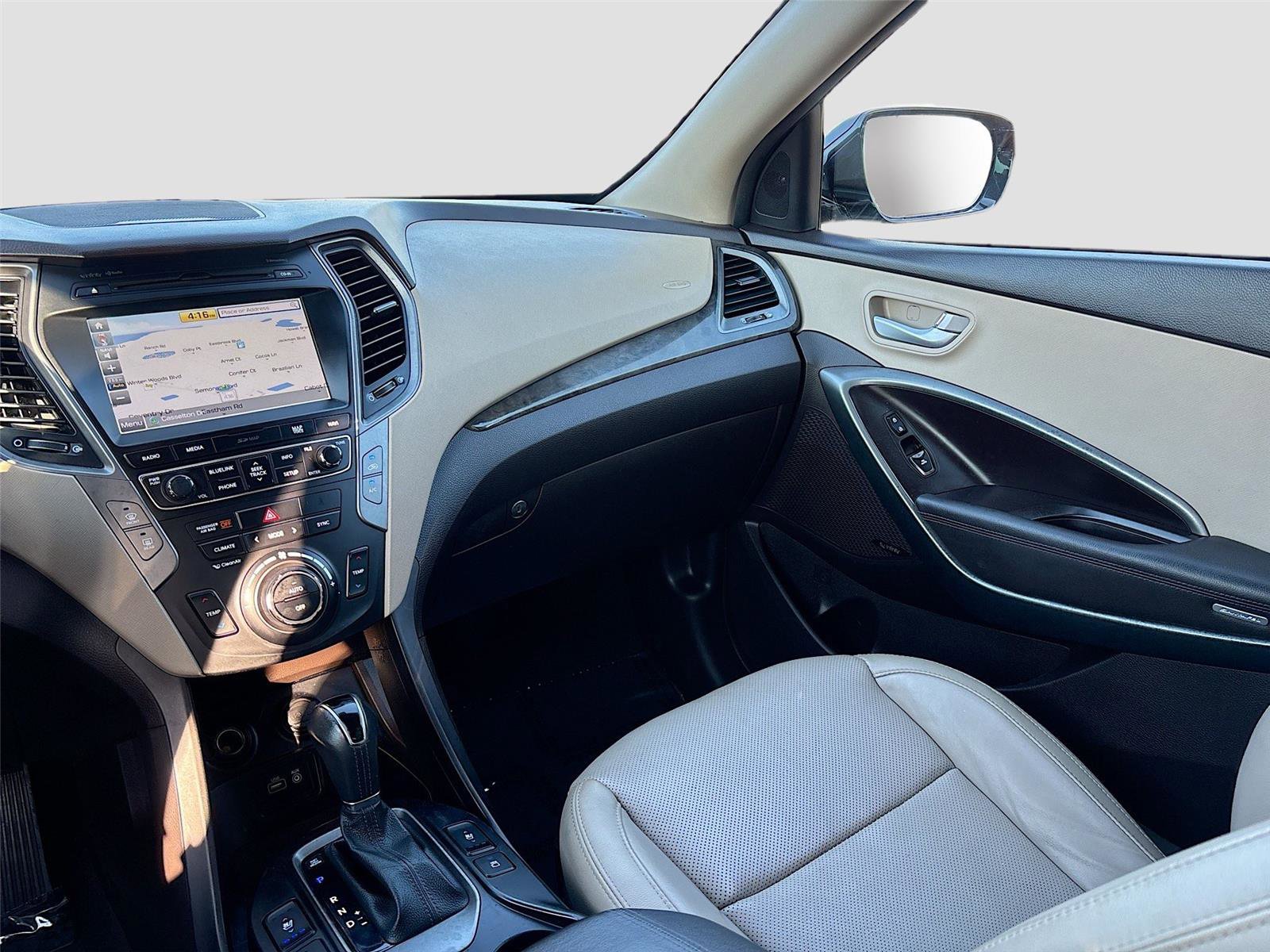 Used 2017 Hyundai Santa Fe Sport image 24