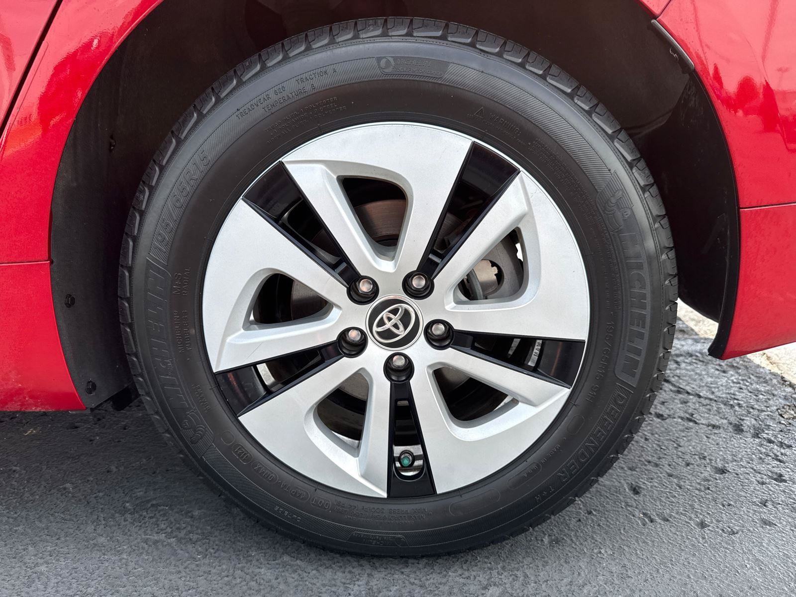 Used 2016 Toyota Prius Four FWD image 30
