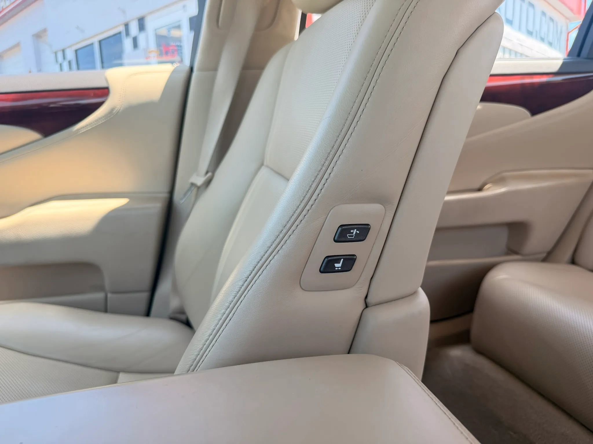 Used 2011 Lexus LS 460 L w/ Luxury Pkg AWD/4WD image 22