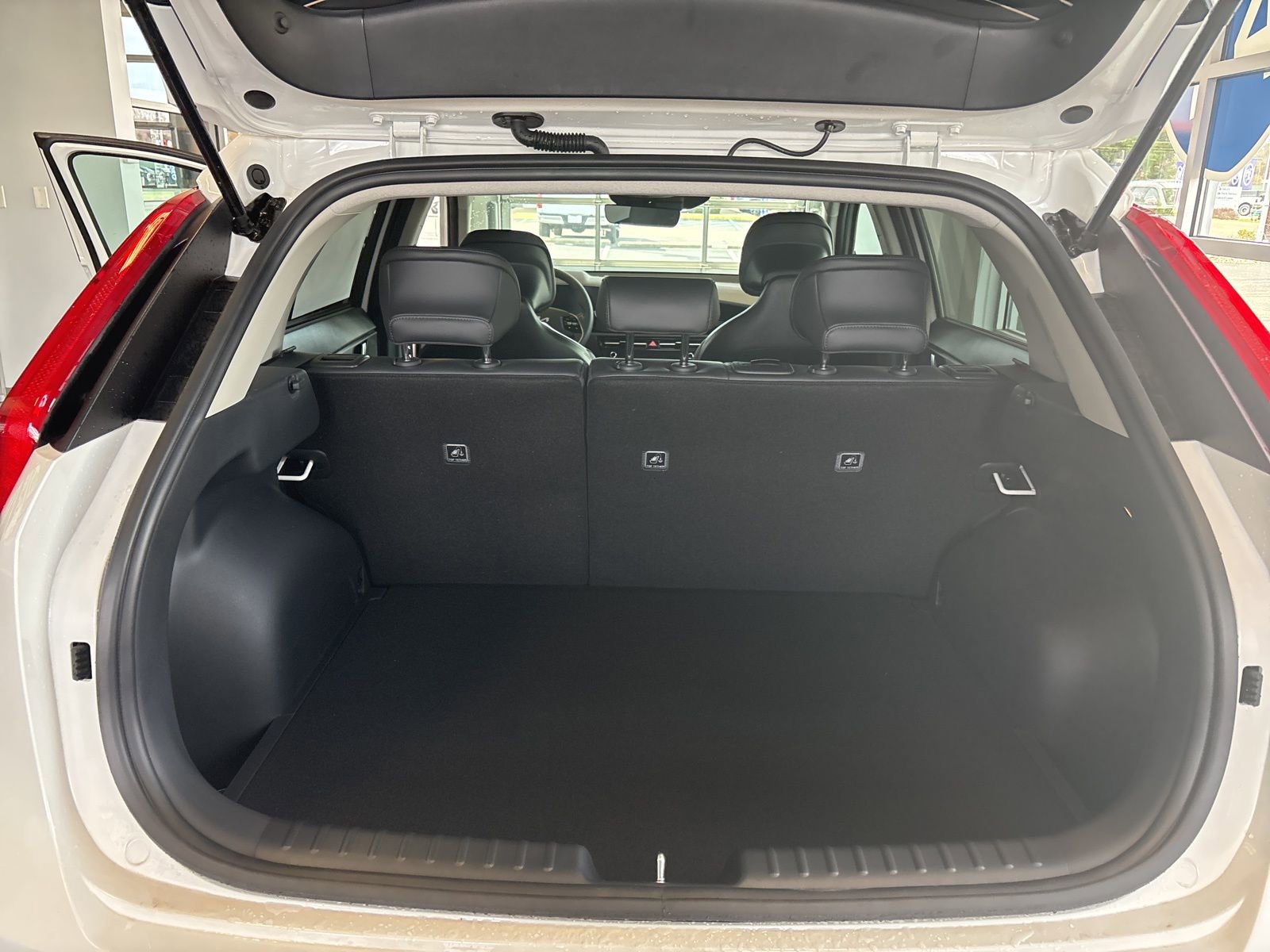 New 2025 Kia Niro EX image 13