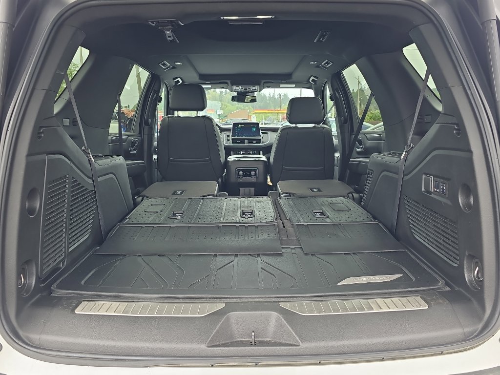 Used 2024 Chevrolet Tahoe Z71 w/ Luxury Package AWD/4WD image 10