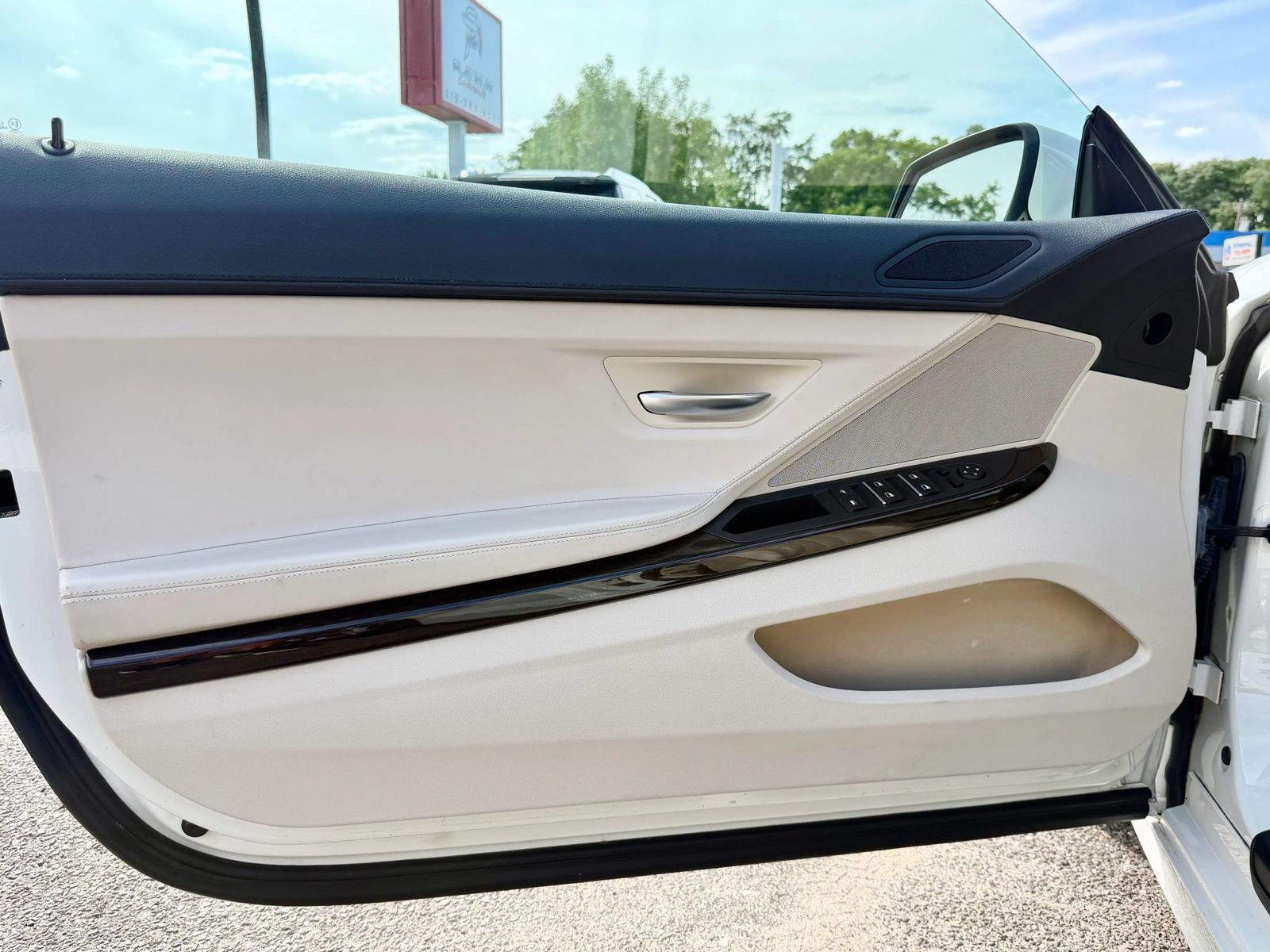 Used 2012 BMW 650i xDrive Convertible AWD/4WD image 39