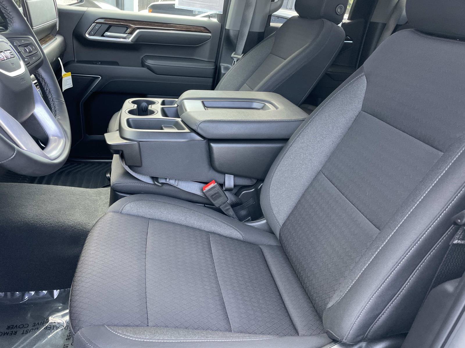 Used 2025 GMC Sierra 1500 SLE w/ Preferred Package image 25