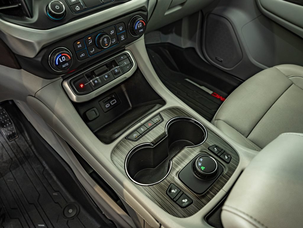 Used 2020 GMC Acadia SLT FWD image 26