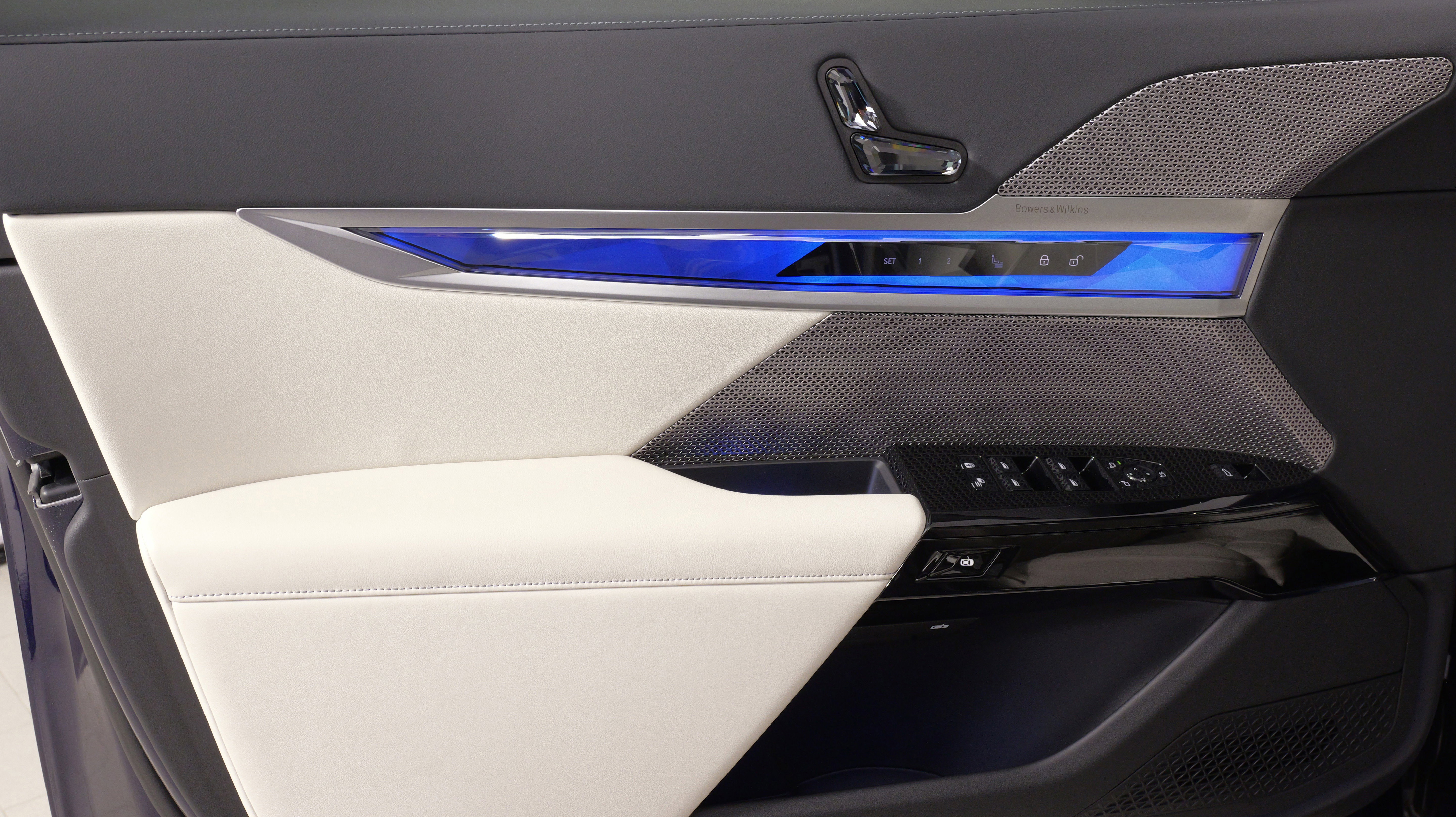 Used 2023 BMW 760i xDrive image 14