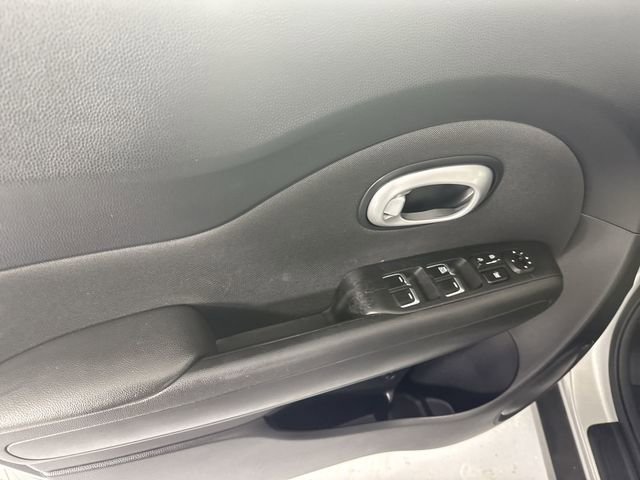 Used 2017 Kia Soul image 19