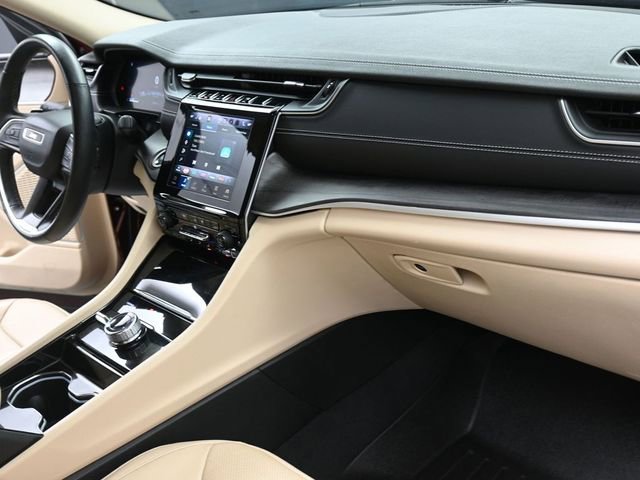 Used 2022 Jeep Grand Cherokee Limited w/ Luxury Tech Group II image 30